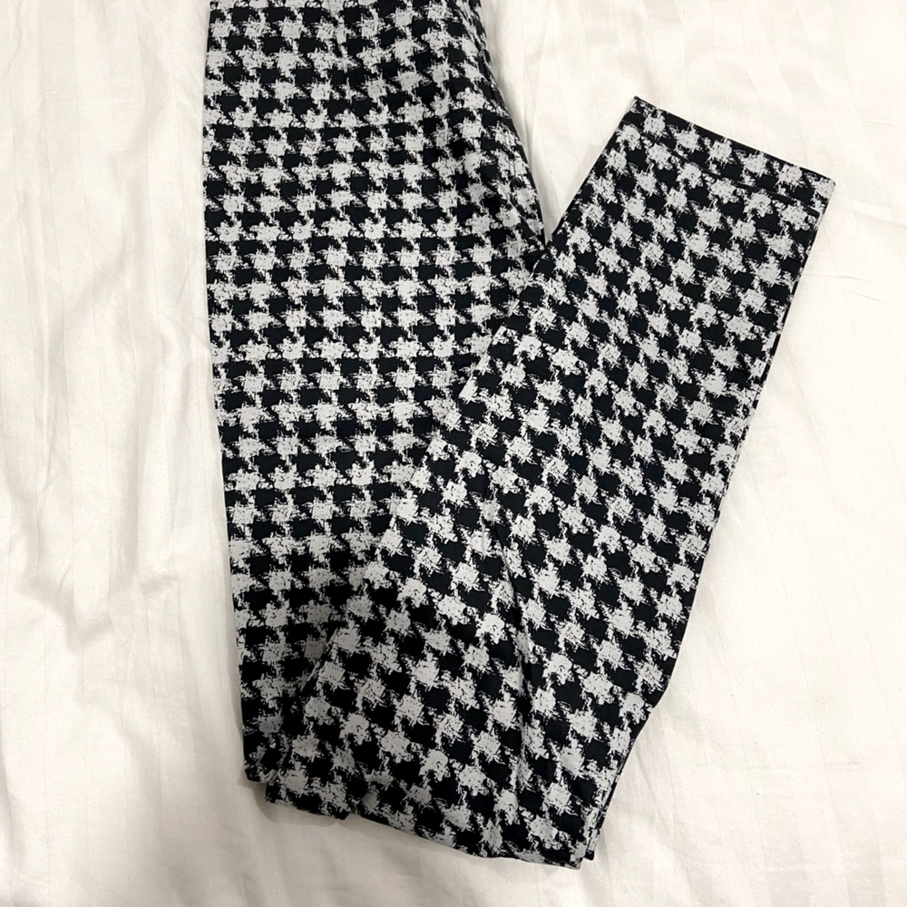 NWT - H&M houndstooth b&w slim fit pants